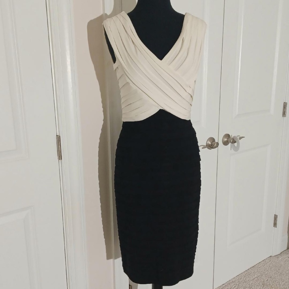ADRIANNA PAPELL Colorblock Crossover V-Neck Sheath Dress